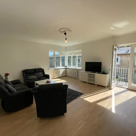 Apartment Bright And Spacious Gentofte
