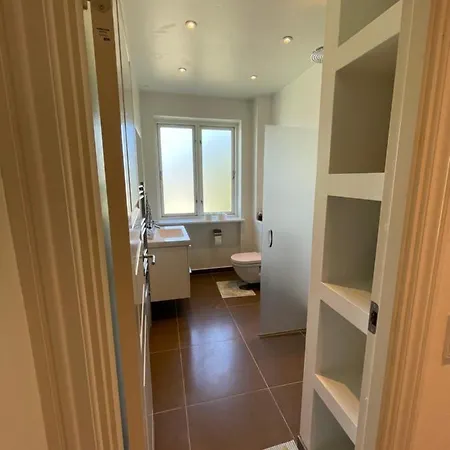 Bright And Spacious Gentofte